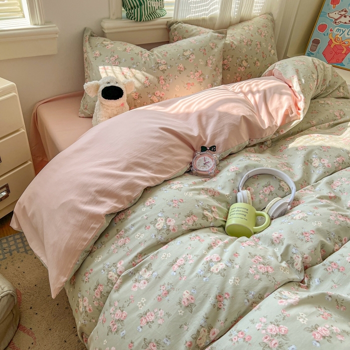 91家纺网 家纺一手货源 找家纺 漫仙阁家纺 2026新款纯棉学生宿舍A版100%新疆棉B版古法水洗三件套全棉四件套抹茶花语