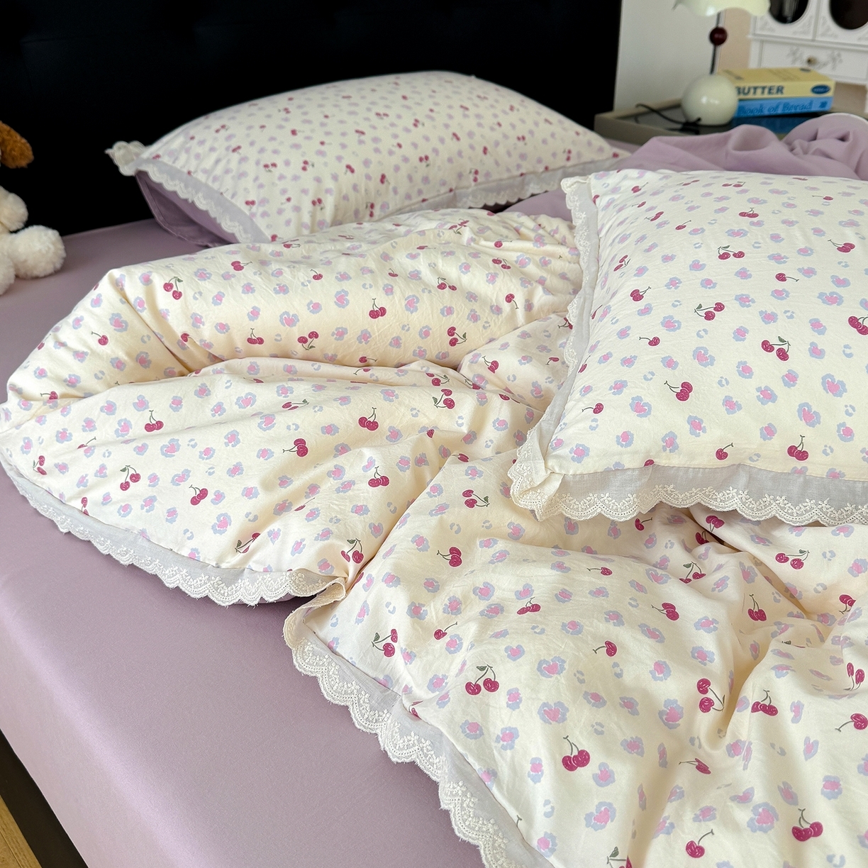 91家纺网 家纺一手货源 找家纺 竹合 2026新款田园韩版花边款小碎花古法水洗仿棉A类云感棉四件套 浪漫樱桃