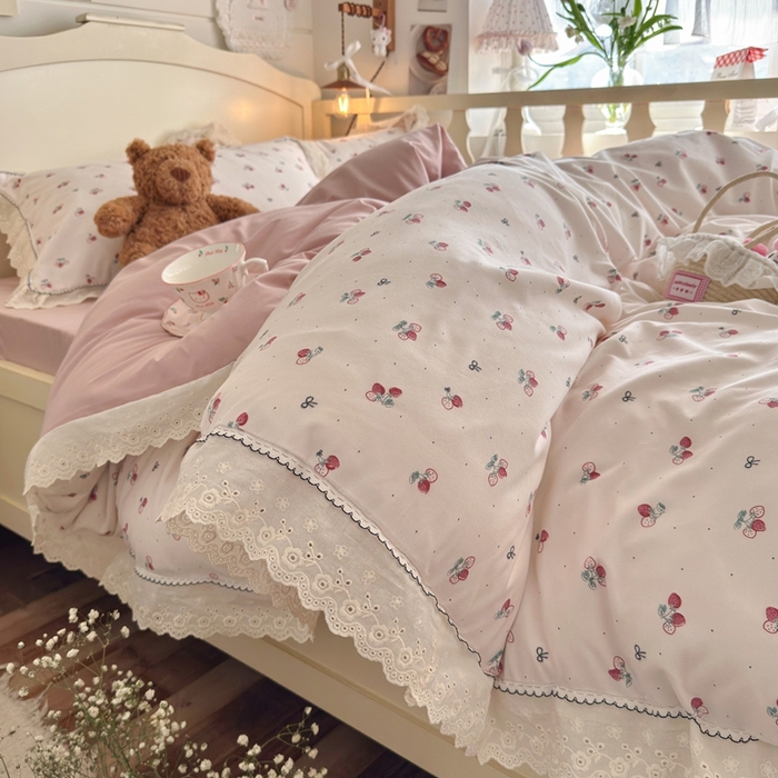 91家纺网 家纺一手货源 找家纺 港岛妹妹 2026新款仿棉云柔纱韩版双花边四件套 花边-小草莓