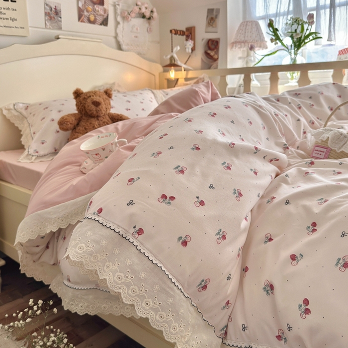 91家纺网 家纺一手货源 找家纺 港岛妹妹 2026新款仿棉云柔纱韩版双花边四件套 花边-小草莓