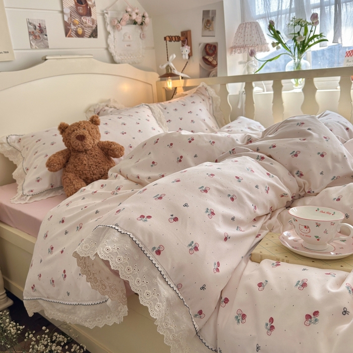 91家纺网 家纺一手货源 找家纺 港岛妹妹 2026新款仿棉云柔纱韩版双花边四件套 花边-小草莓