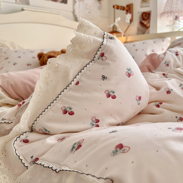 91家纺网 家纺一手货源 找家纺 港岛妹妹 2026新款仿棉云柔纱韩版双花边四件套 花边-小草莓