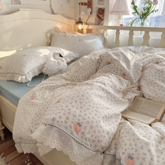 91家纺网 家纺一手货源 找家纺 港岛妹妹 2026新款仿棉云柔纱韩版双花边四件套 花边-枝枝草莓