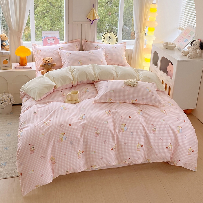 91家纺网 家纺一手货源 找家纺 金丝兔 2026新款纯棉印花四件套系列 甜梦精灵-粉