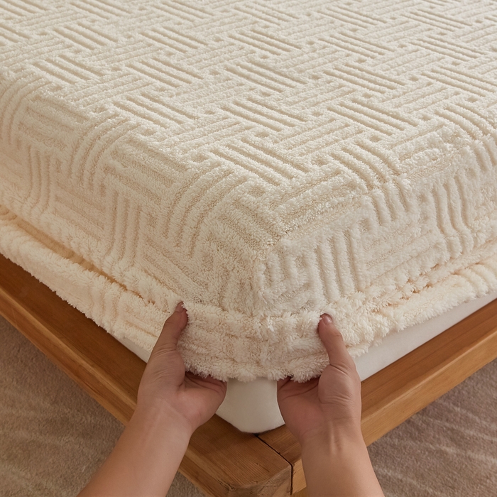 91家纺网 家纺一手货源 找家纺 蓝冰家纺 2026新款提花塔芙绒床笠 米白色