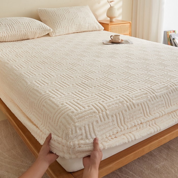 91家纺网 家纺一手货源 找家纺 蓝冰家纺 2026新款提花塔芙绒床笠 米白色