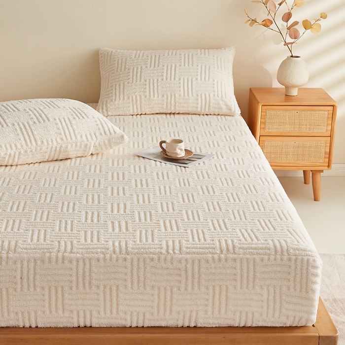 91家纺网 家纺一手货源 找家纺 蓝冰家纺 2026新款提花塔芙绒床笠 米白色