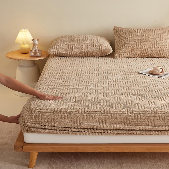 91家纺网 家纺一手货源 找家纺 蓝冰家纺 2026新款提花塔芙绒床笠 卡其色