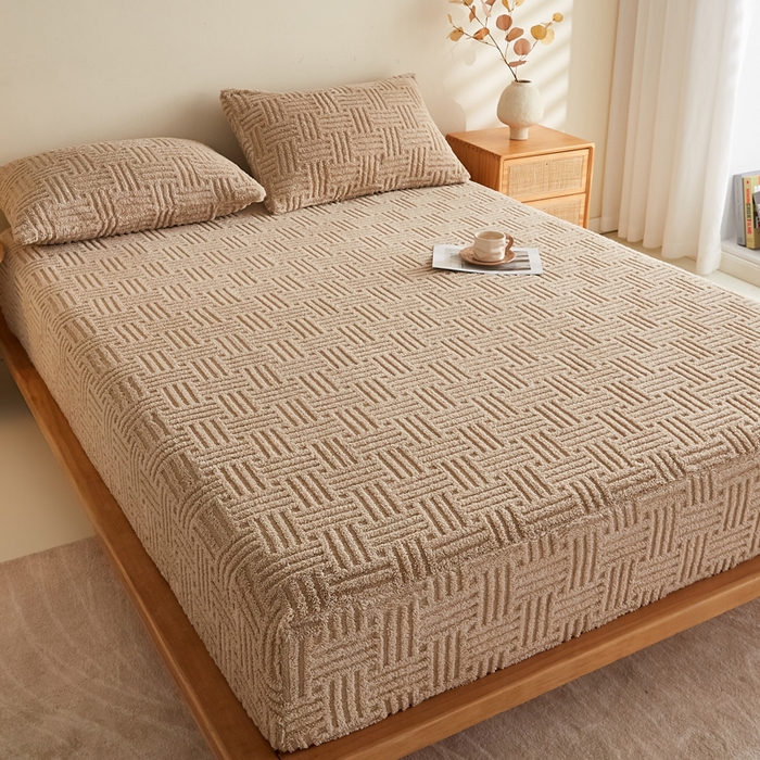 91家纺网 家纺一手货源 找家纺 蓝冰家纺 2026新款提花塔芙绒床笠 卡其色