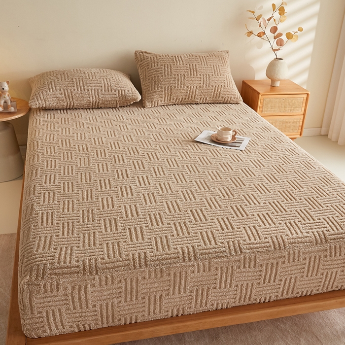 91家纺网 家纺一手货源 找家纺 蓝冰家纺 2026新款提花塔芙绒床笠 卡其色