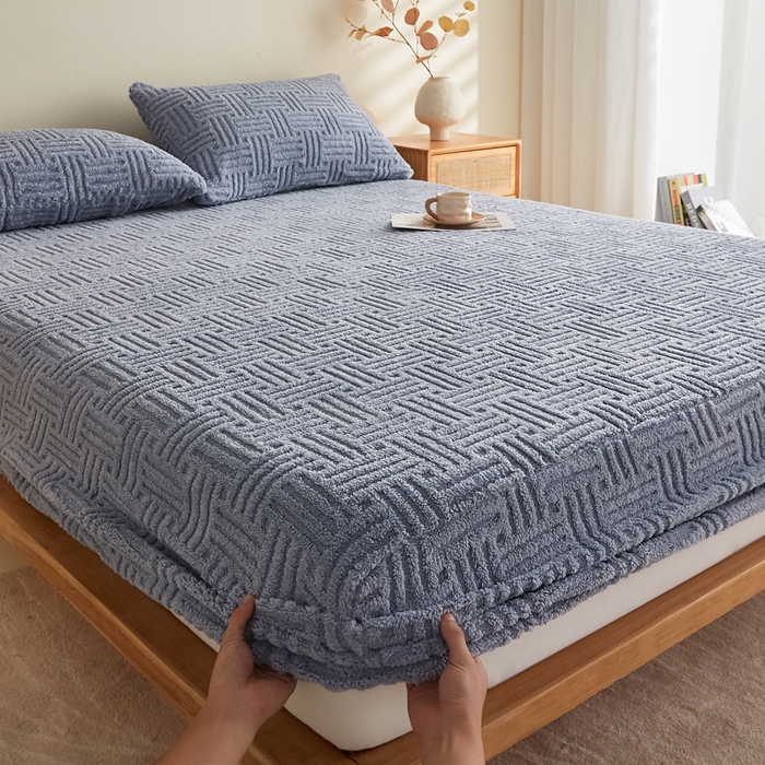 91家纺网 家纺一手货源 找家纺 蓝冰家纺 2026新款提花塔芙绒床笠 蓝灰色