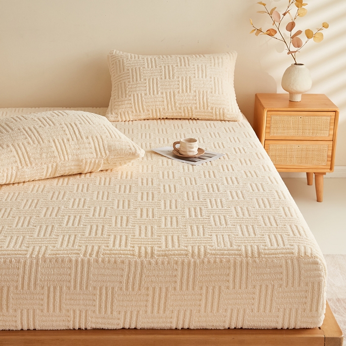 91家纺网 家纺一手货源 找家纺 蓝冰家纺 2026新款提花塔芙绒床笠 米黄色