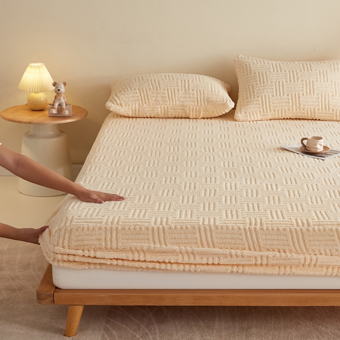 91家纺网 家纺一手货源 找家纺 蓝冰家纺 2026新款提花塔芙绒床笠 米黄色