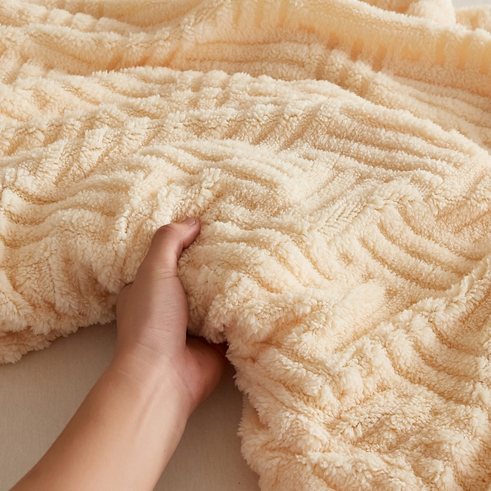 91家纺网 家纺一手货源 找家纺 蓝冰家纺 2026新款提花塔芙绒床笠 米黄色