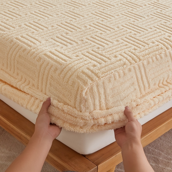 91家纺网 家纺一手货源 找家纺 蓝冰家纺 2026新款提花塔芙绒床笠 米黄色