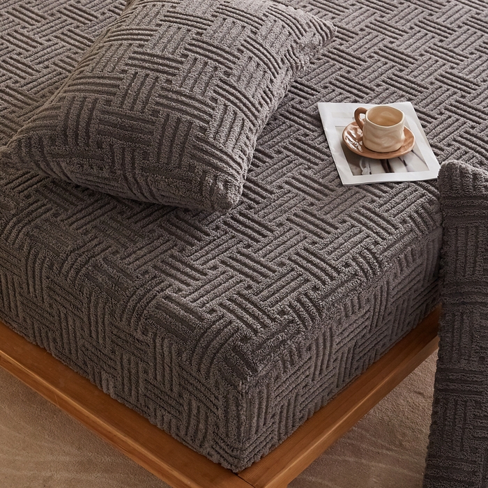 91家纺网 家纺一手货源 找家纺 蓝冰家纺 2026新款提花塔芙绒床笠 深灰色