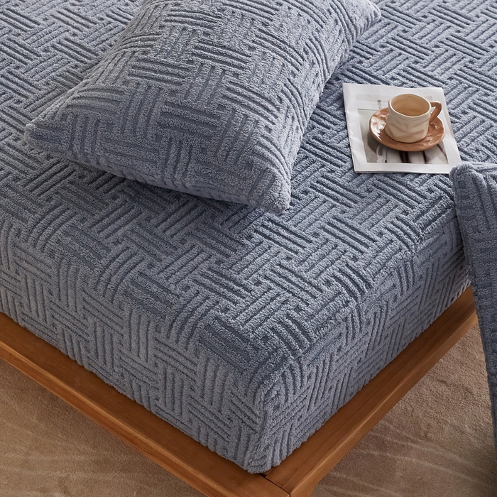 91家纺网 家纺一手货源 找家纺 蓝冰家纺 2026新款提花塔芙绒床笠 蓝灰色