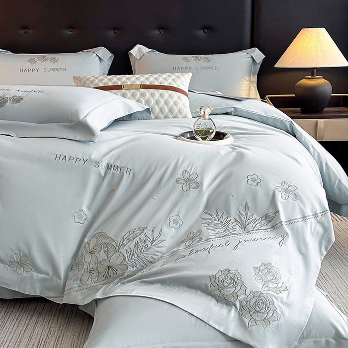 91家纺网 家纺一手货源 找家纺 桃园 新款纯棉全棉长绒棉刺绣绣花高端礼盒四件套-卡尔系列 卡尔 飘蓝