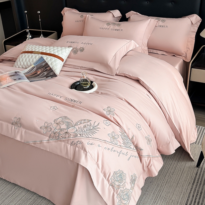 91家纺网 家纺一手货源 找家纺 桃园 新款纯棉全棉长绒棉刺绣绣花高端礼盒四件套-卡尔系列 卡尔 轻奢粉