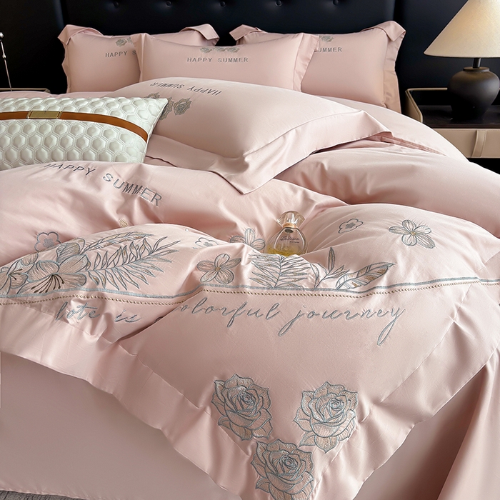 91家纺网 家纺一手货源 找家纺 桃园 新款纯棉全棉长绒棉刺绣绣花高端礼盒四件套-卡尔系列 卡尔 轻奢粉