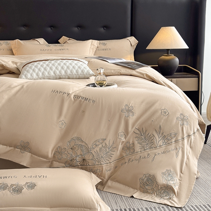 91家纺网 家纺一手货源 找家纺 桃园 新款纯棉全棉长绒棉刺绣绣花高端礼盒四件套-卡尔系列 卡尔 香槟