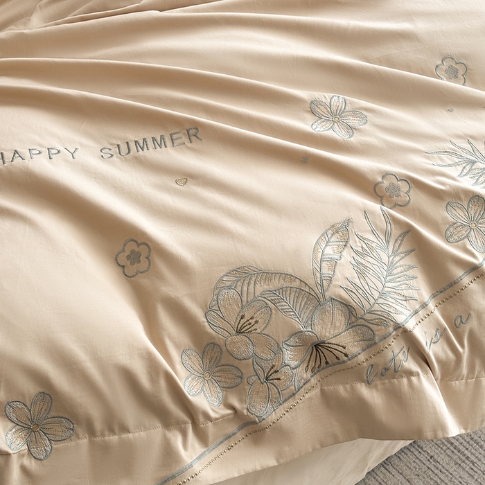 91家纺网 家纺一手货源 找家纺 桃园 新款纯棉全棉长绒棉刺绣绣花高端礼盒四件套-卡尔系列 卡尔 香槟