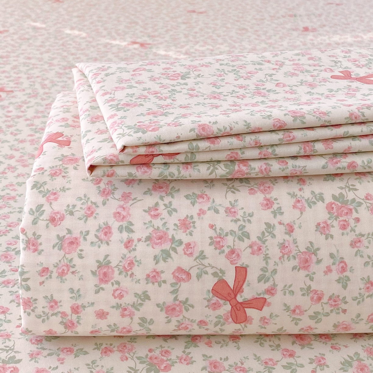 91家纺网 家纺一手货源 找家纺 金丝兔 2026新款纯棉印花单品床笠系列 粉蕊蝶