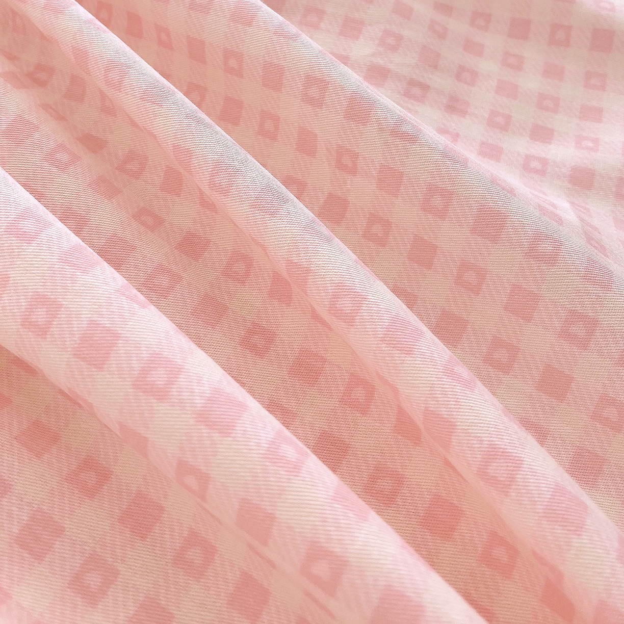 91家纺网 家纺一手货源 找家纺 金丝兔 2026新款纯棉印花单品床笠系列 粉小格