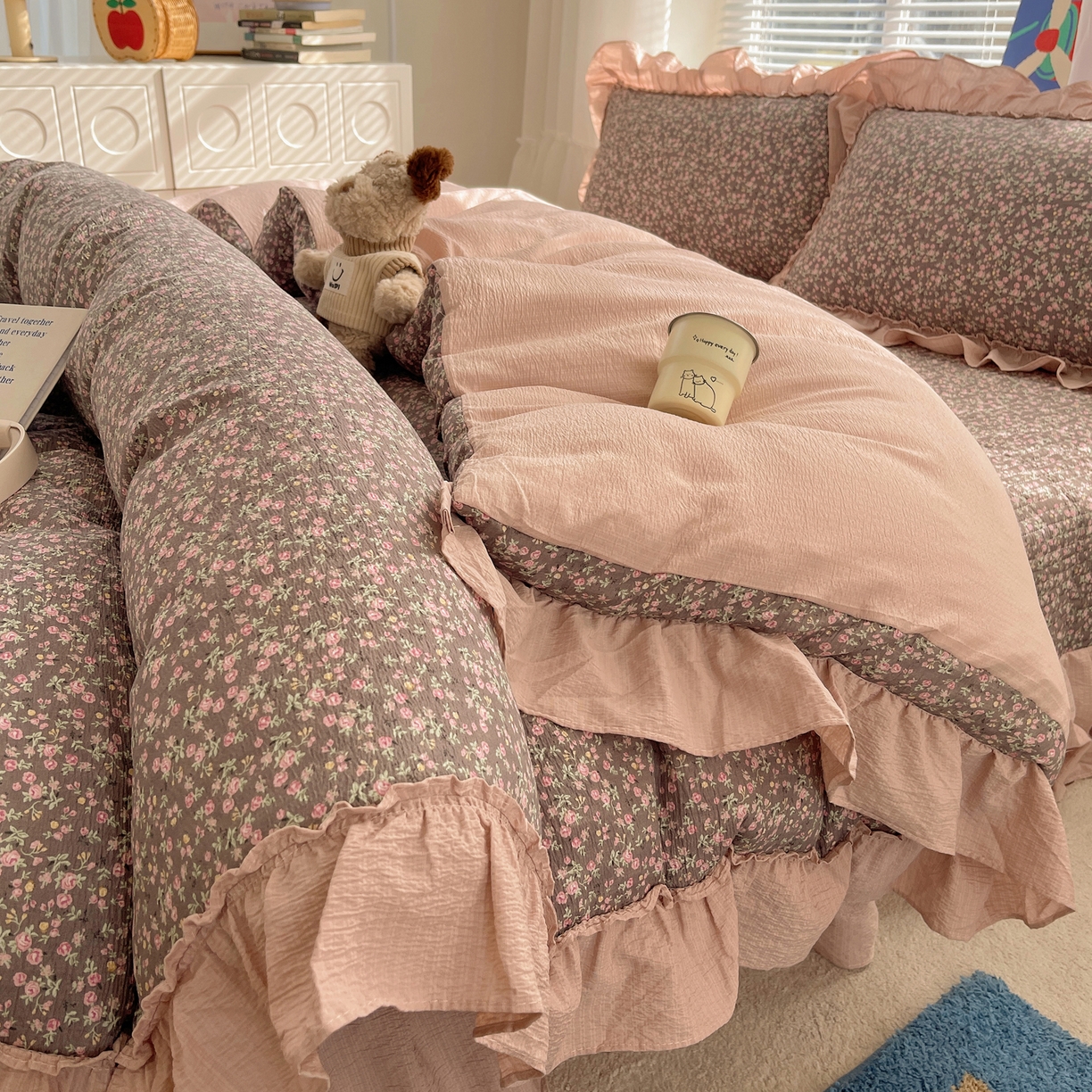 91家纺网 家纺一手货源 找家纺 韩都家居 2026新款云感双层纱床盖四件套 春满园