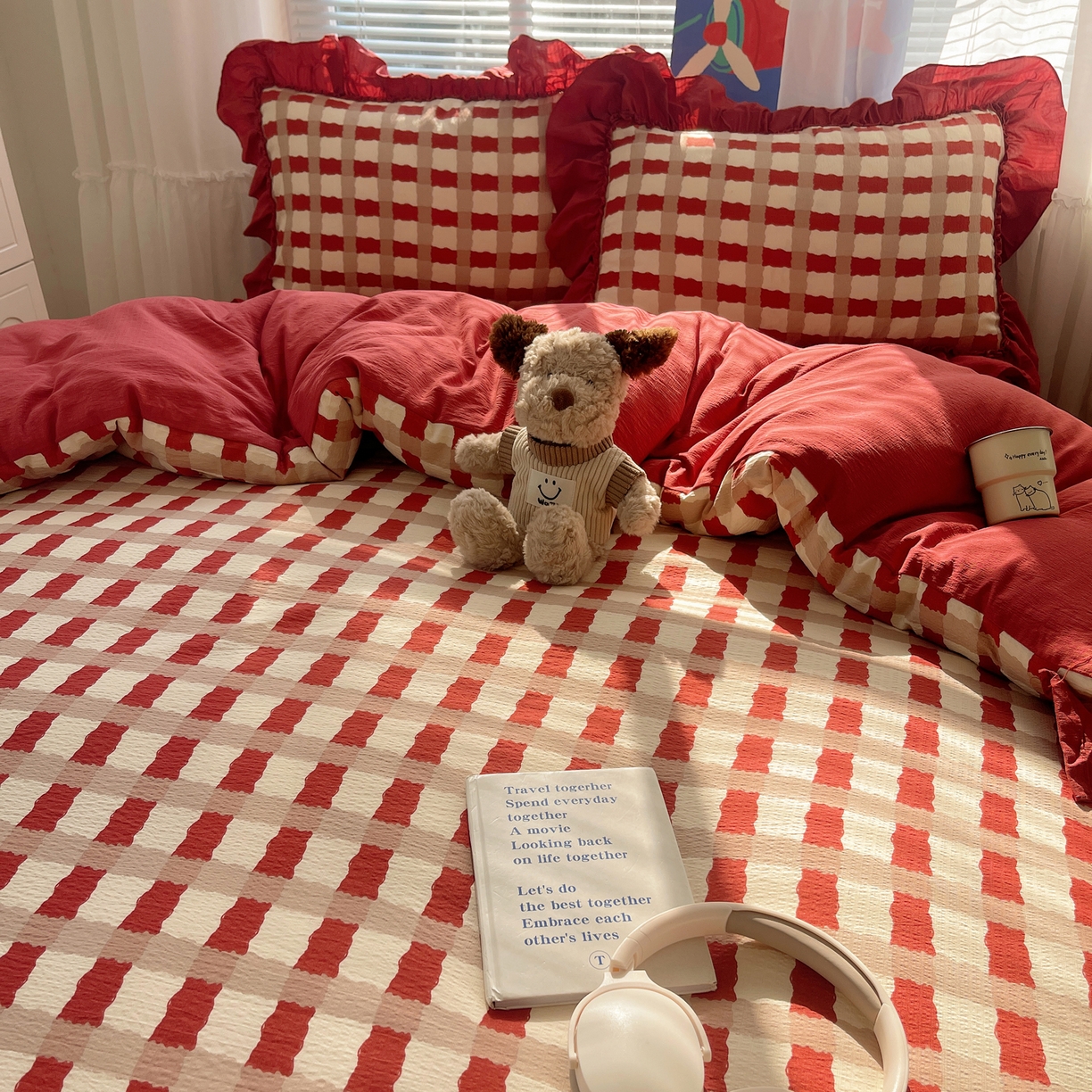 91家纺网 家纺一手货源 找家纺 韩都家居 2026新款云感双层纱床盖四件套 格言红