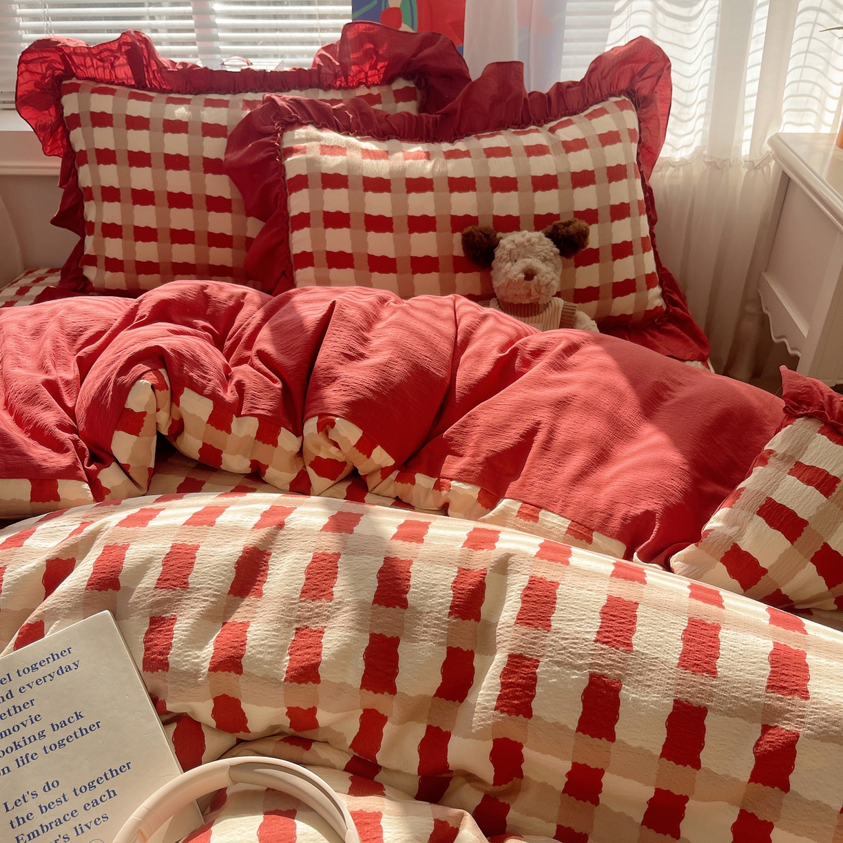 91家纺网 家纺一手货源 找家纺 韩都家居 2026新款云感双层纱床盖四件套 格言红