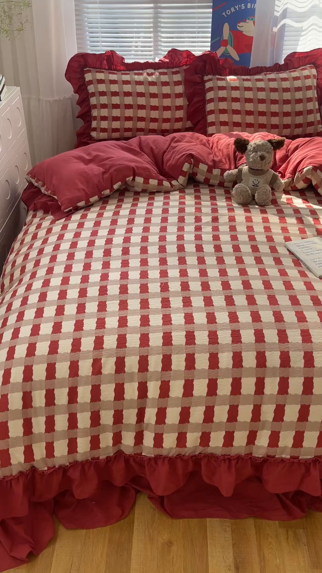 91家纺网 家纺一手货源 找家纺 韩都家居 2026新款云感双层纱床盖四件套 格言红