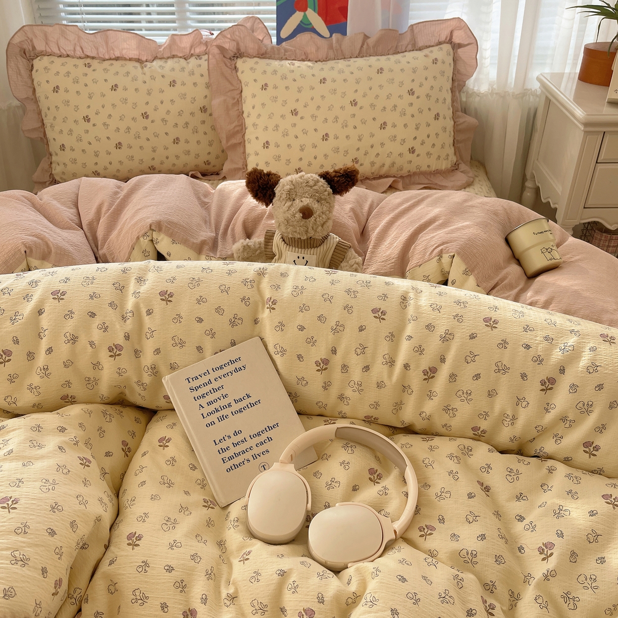 91家纺网 家纺一手货源 找家纺 韩都家居 2026新款云感双层纱床盖四件套 赫本春色