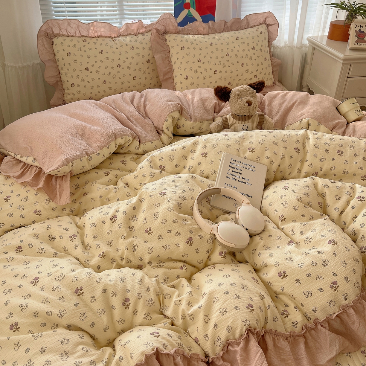 91家纺网 家纺一手货源 找家纺 韩都家居 2026新款云感双层纱床盖四件套 赫本春色