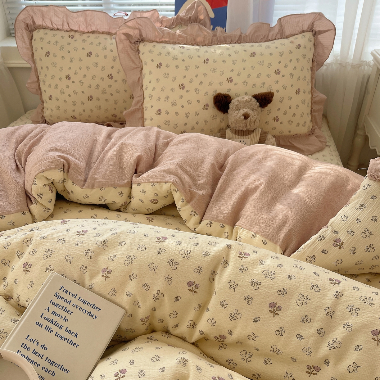 91家纺网 家纺一手货源 找家纺 韩都家居 2026新款云感双层纱床盖四件套 赫本春色