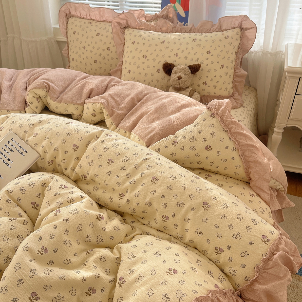 91家纺网 家纺一手货源 找家纺 韩都家居 2026新款云感双层纱床盖四件套 赫本春色