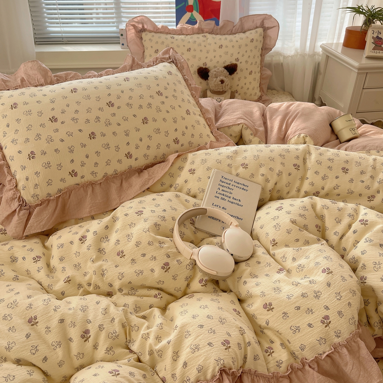 91家纺网 家纺一手货源 找家纺 韩都家居 2026新款云感双层纱床盖四件套 赫本春色