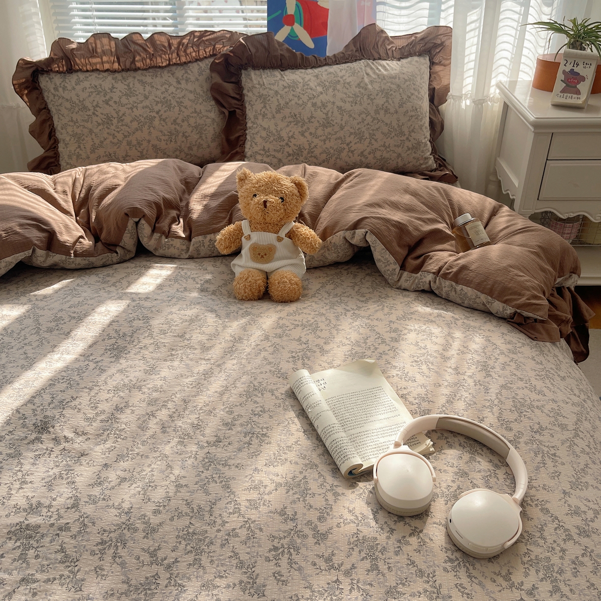 91家纺网 家纺一手货源 找家纺 韩都家居 2026新款云感双层纱床盖四件套 赫本咖