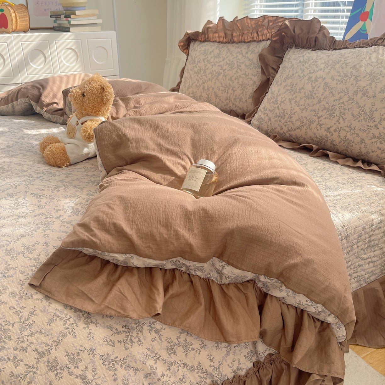 91家纺网 家纺一手货源 找家纺 韩都家居 2026新款云感双层纱床盖四件套 赫本咖