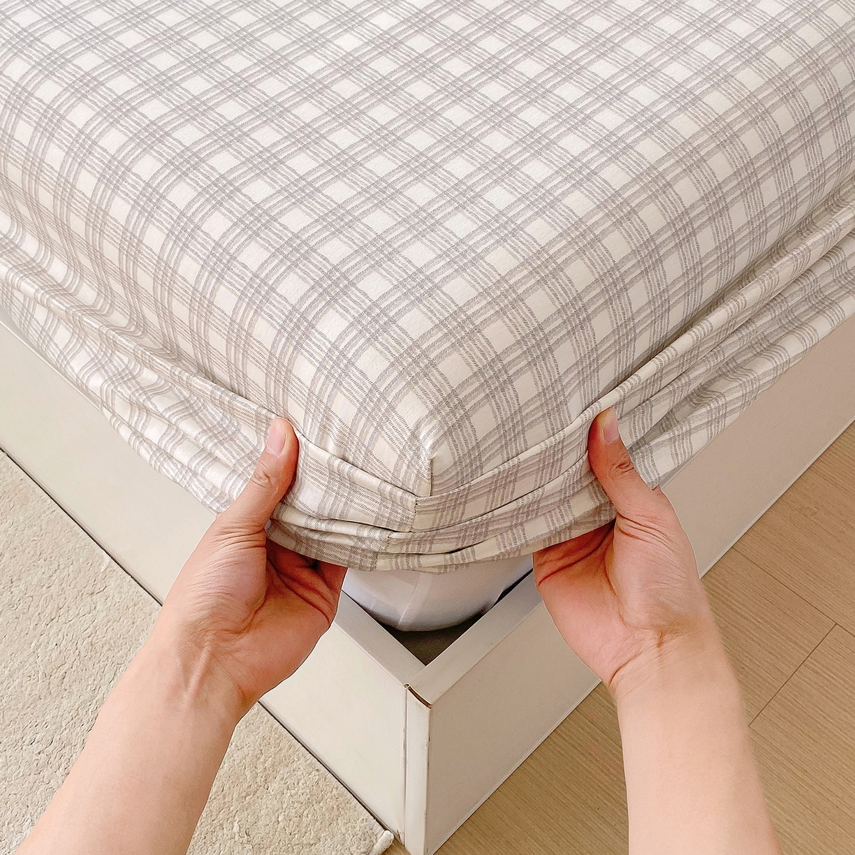 91家纺网 家纺一手货源 找家纺 金丝兔 2026新款纯棉印花单品床笠系列 时尚灰格