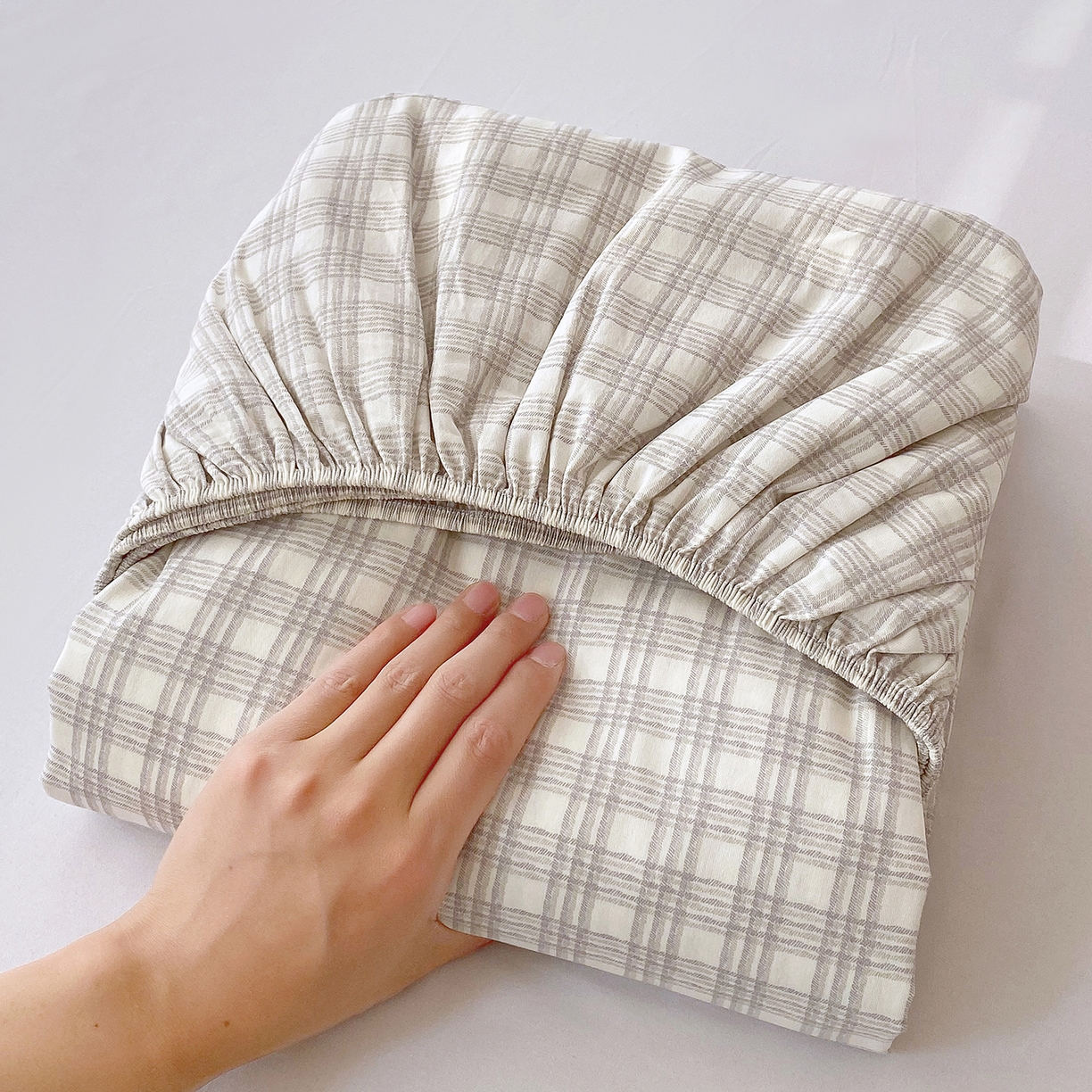 91家纺网 家纺一手货源 找家纺 金丝兔 2026新款纯棉印花单品床笠系列 时尚灰格