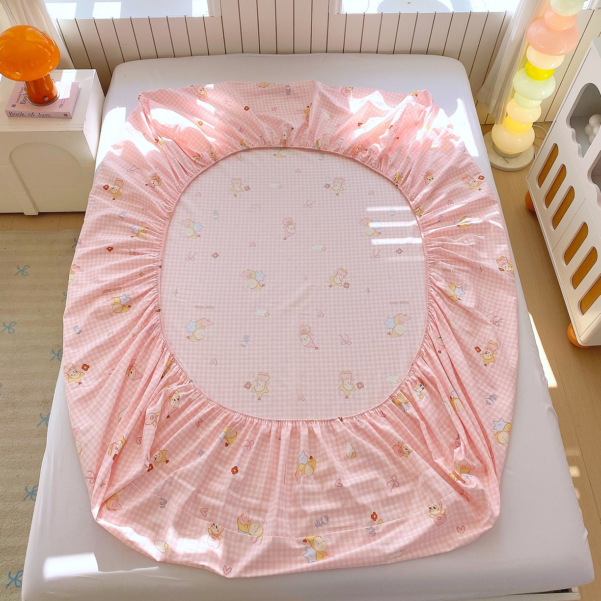 91家纺网 家纺一手货源 找家纺 金丝兔 2026新款纯棉印花单品床笠系列 甜梦精灵-粉