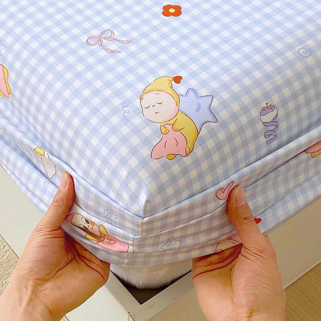 91家纺网 家纺一手货源 找家纺 金丝兔 2026新款纯棉印花单品床笠系列 甜梦精灵-蓝