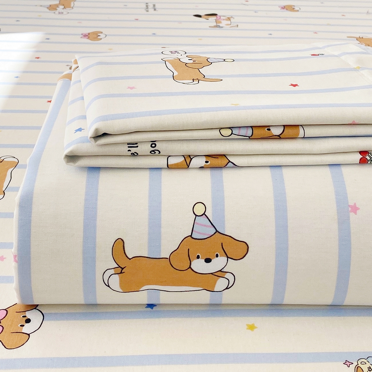 91家纺网 家纺一手货源 找家纺 金丝兔 2026新款纯棉印花单品床笠系列 条纹小狗