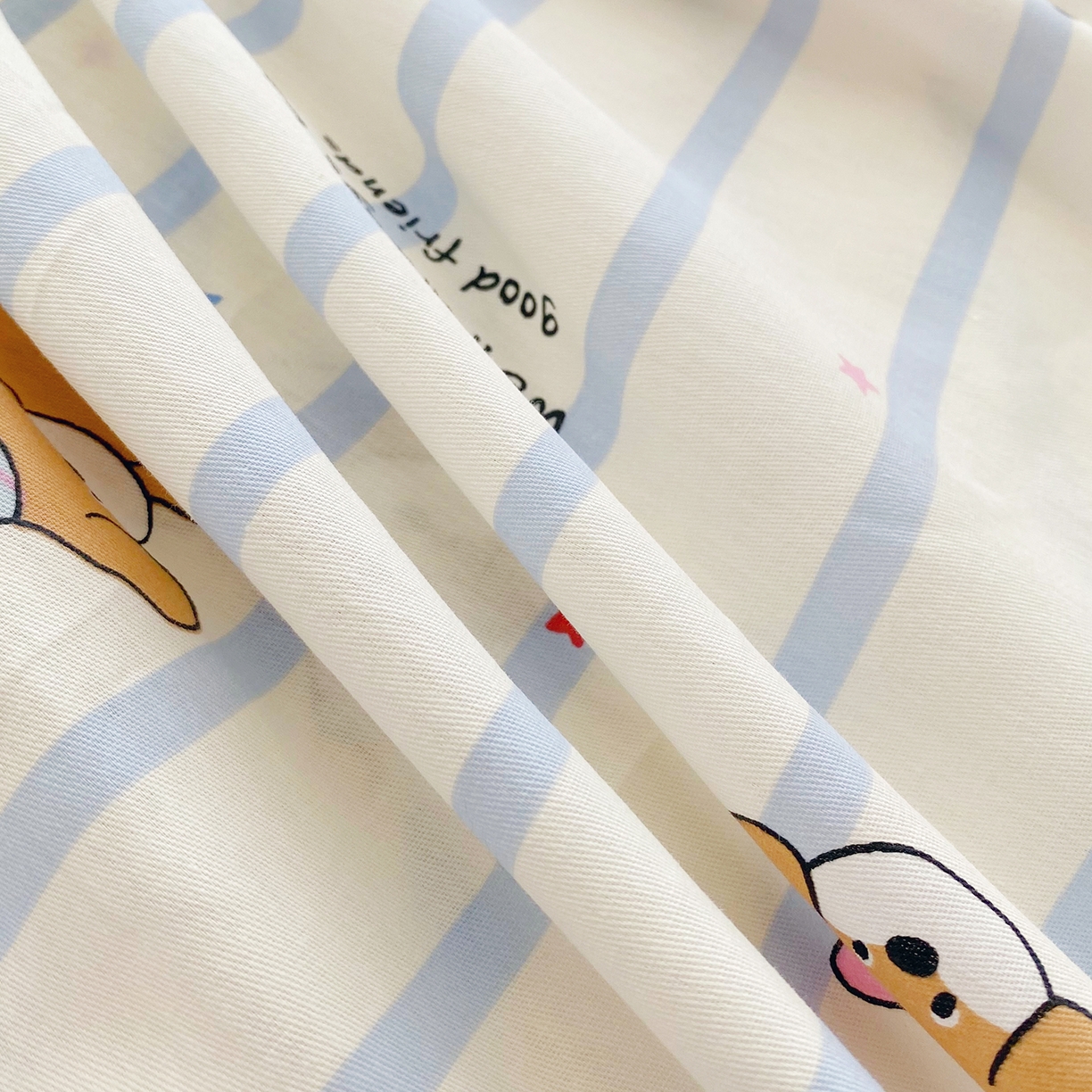 91家纺网 家纺一手货源 找家纺 金丝兔 2026新款纯棉印花单品床笠系列 条纹小狗