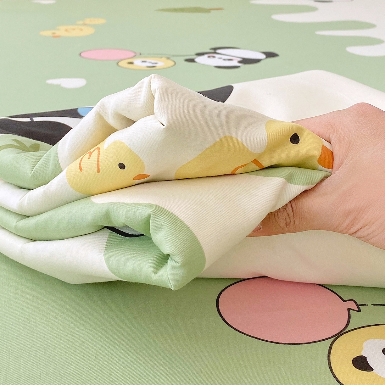 91家纺网 家纺一手货源 找家纺 金丝兔 2026新款纯棉印花单品床笠系列 熊猫鸭鸭