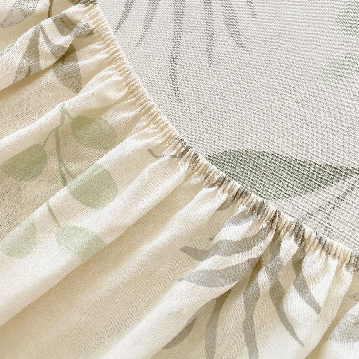 91家纺网 家纺一手货源 找家纺 金丝兔 2026新款纯棉印花单品床笠系列 叶语-绿