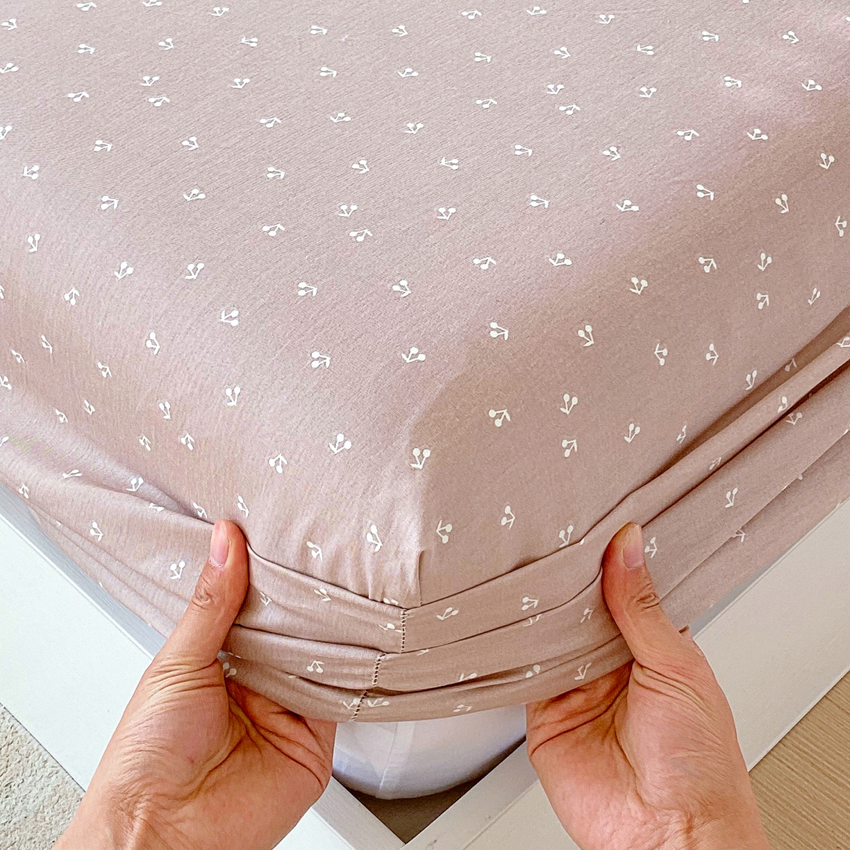 91家纺网 家纺一手货源 找家纺 金丝兔 2026新款纯棉印花单品床笠系列 樱桃-粉