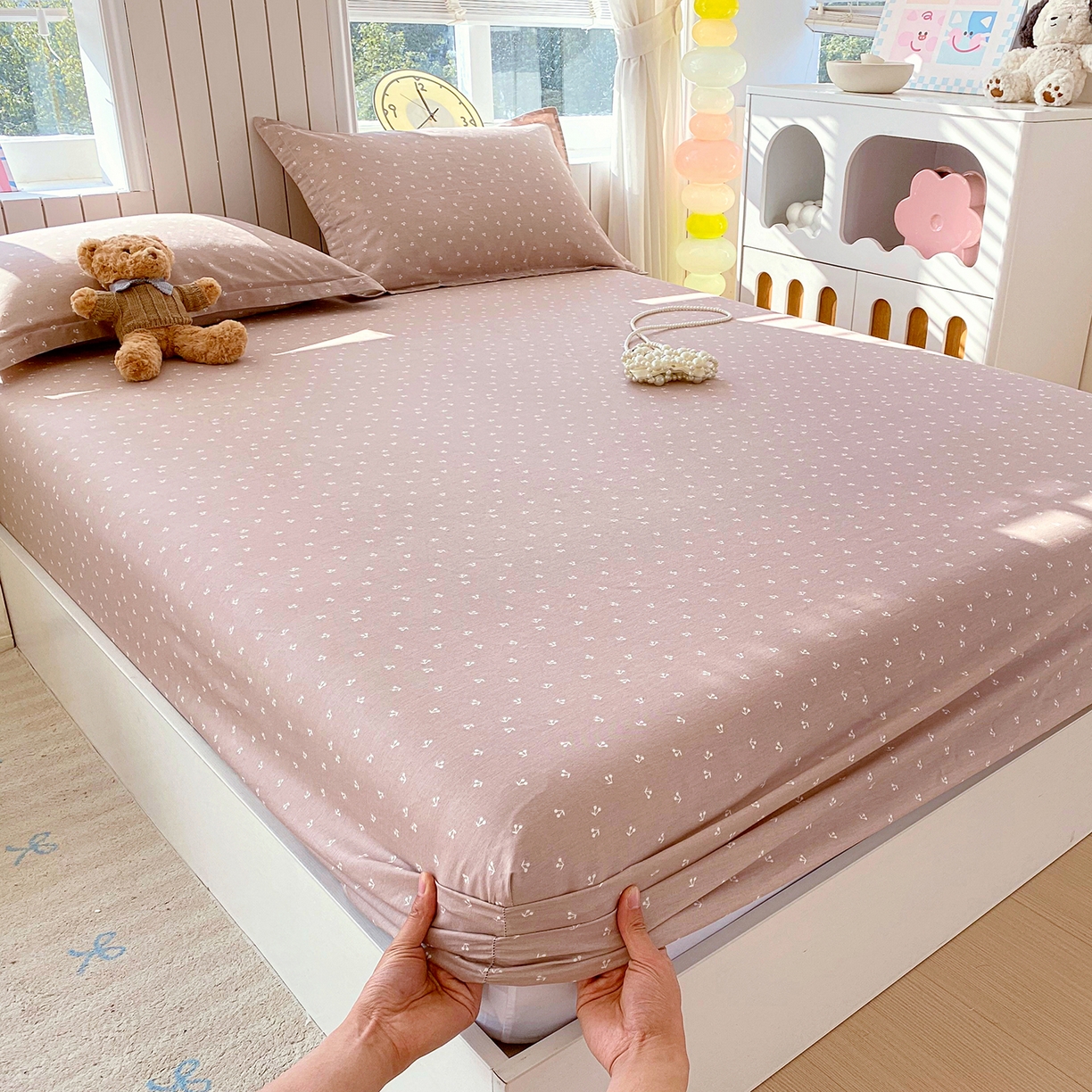 91家纺网 家纺一手货源 找家纺 金丝兔 2026新款纯棉印花单品床笠系列 樱桃-粉