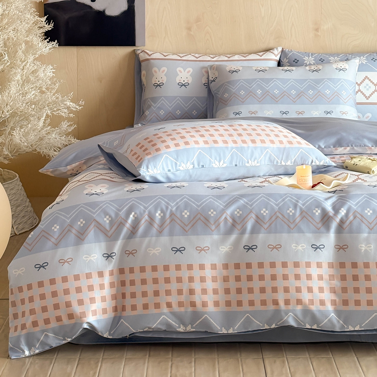 91家纺网 家纺一手货源 找家纺 卧趣家纺 2026新款纯棉四件套高级100Pro全棉贡缎卡通四件套 花仙兔